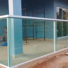 Guarda Corpo - Vidro Verde Mairipora 1